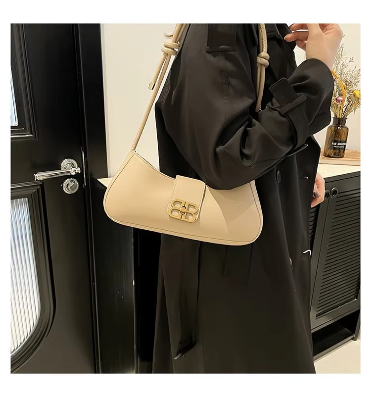 Adjustable Belt Shoulder Bag – Sleek PU Leather Handbag for Everyday Style RM119