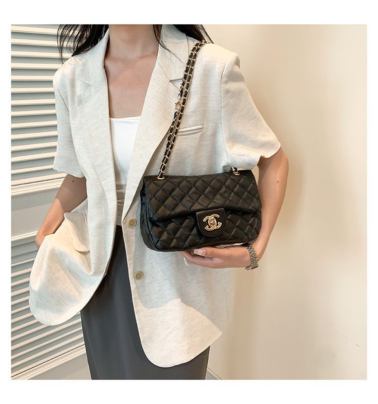 TrendLuxe Quilted Chain Bag β RM79