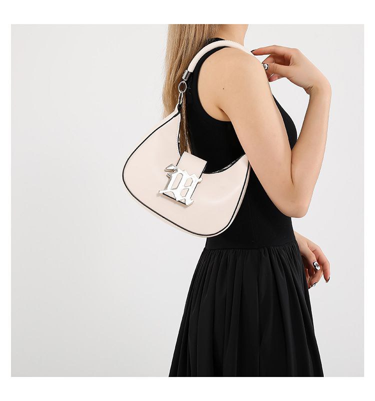 Velora Baguette Vintage Bag