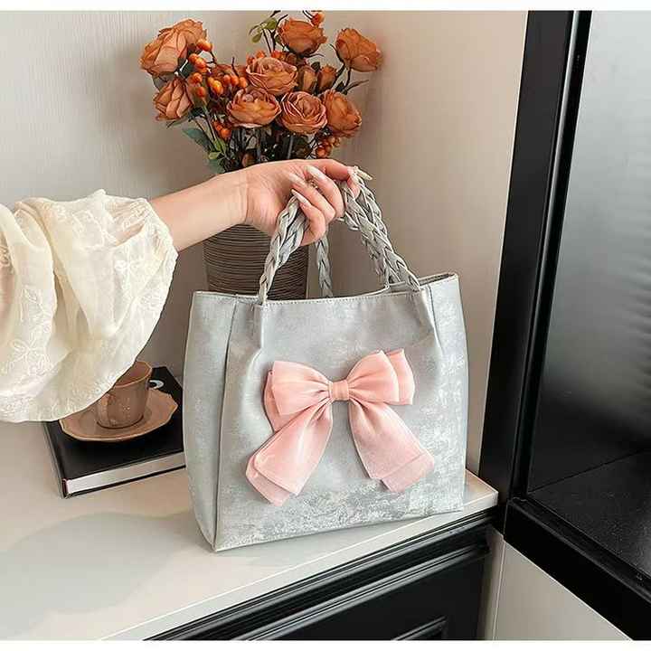 TrendTied Bow Tote Bag – Contrast Color Edition