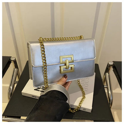 RetroCharm Chain Lock Shoulder Bag