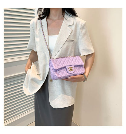 TrendLuxe Quilted Chain Bag – RM79