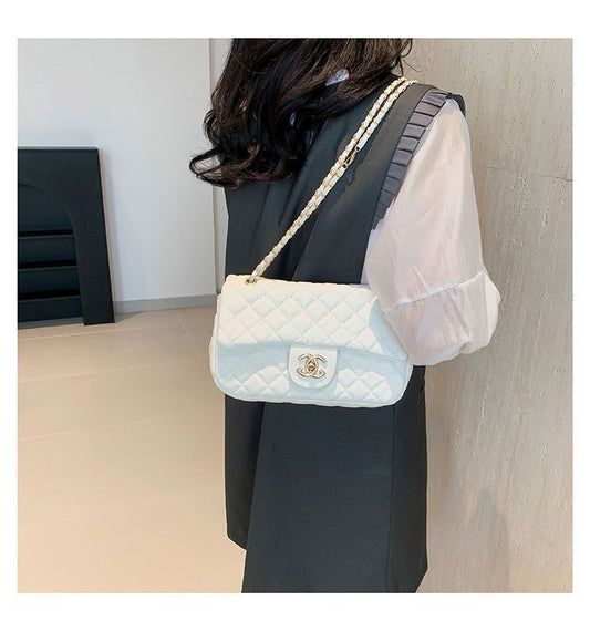 TrendLuxe Quilted Chain Bag – RM79